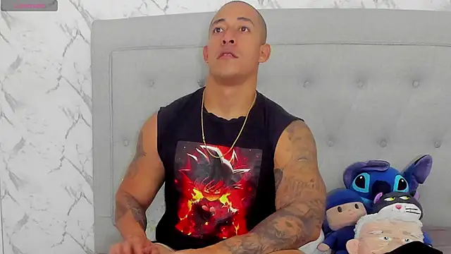 luigiferrara online show from April 2026 07:59:01 PM