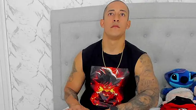 luigiferrara online show from November 2025 09:25:01 PM