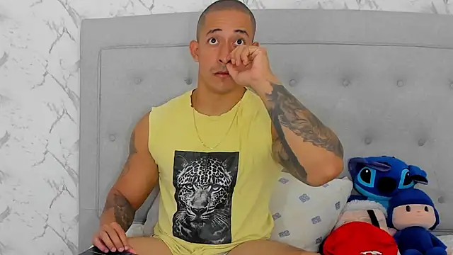 luigiferrara online show from November 2025 09:59:01 PM