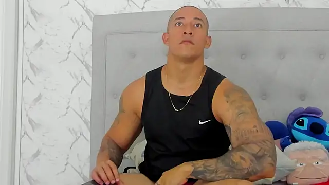 luigiferrara online show from October 2025 06:28:02 PM