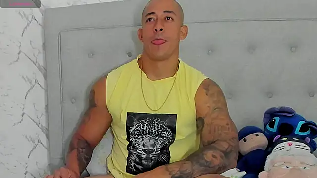 luigiferrara online show from May 2026 08:48:02 PM