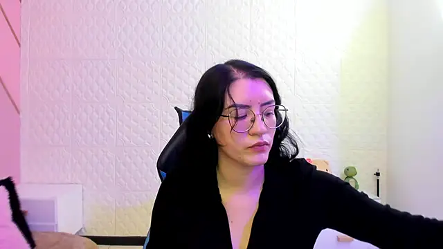 Violetaa diazz online show from May 2026 09:07:02 PM