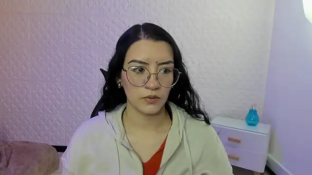 Snapshot of Violetaa_diazz chatting on October 2025 09:15:02 PM Violetaa diazz online show from October 2025 09:15:02 PM