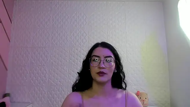 Violetaa diazz online show from June 2026 09:26:01 PM