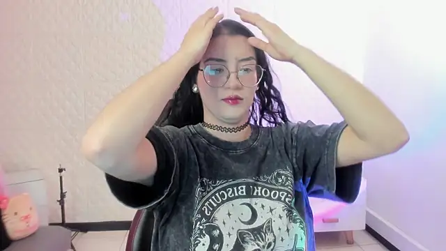 Violetaa diazz online show from June 2026 09:23:01 PM