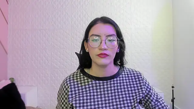 Violetaa diazz online show from May 2026 09:11:02 PM