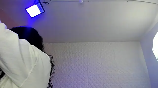 Violetaa diazz online show from October 2025 09:16:01 PM