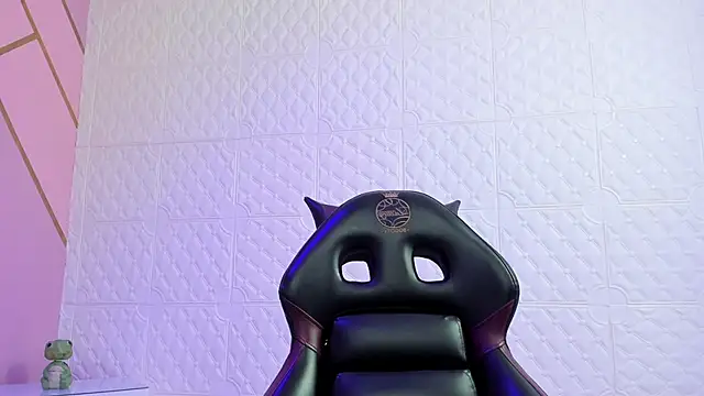 Snapshot of Violetaa_diazz chatting on December 2025 09:07:02 PM Violetaa diazz online show from December 2025 09:07:02 PM