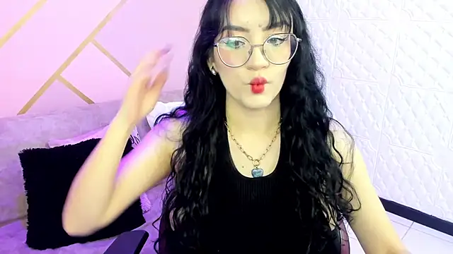 Snapshot of Violetaa_diazz chatting on November 2025 04:13:01 AM Violetaa diazz online show from November 2025 04:13:01 AM