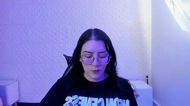 Violetaa diazz online show from July 2026 08:42:02 PM