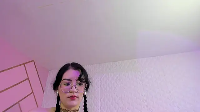 Violetaa diazz online show from April 2026 02:27:02 AM