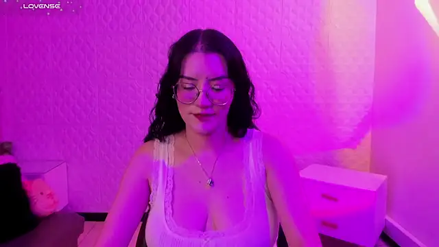 Violetaa diazz online show from June 2026 09:16:01 PM
