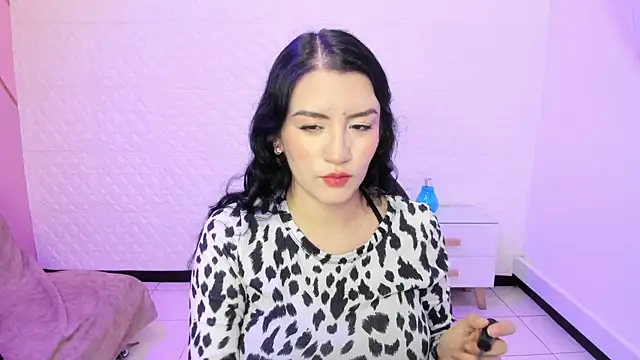 Snapshot of Violetaa_diazz chatting on October 2025 10:22:02 PM Violetaa diazz online show from October 2025 10:22:02 PM