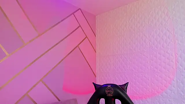 Snapshot of Violetaa_diazz chatting on December 2025 09:28:01 PM Violetaa diazz online show from December 2025 09:28:01 PM