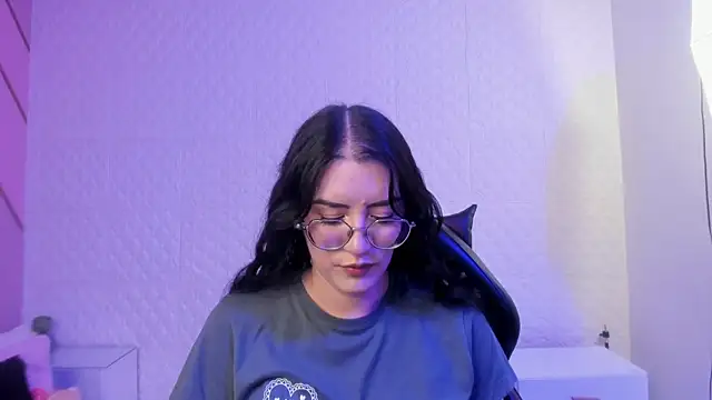 Violetaa diazz online show from July 2026 08:42:02 PM