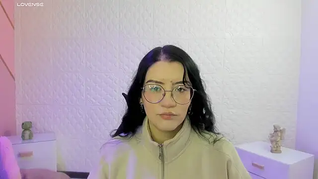 Snapshot of Violetaa_diazz chatting on February 2026 09:14:01 PM Violetaa diazz online show from February 2026 09:14:01 PM