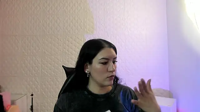 Violetaa diazz online show from June 2026 08:36:02 PM