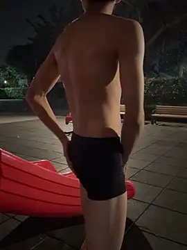 Snapshot of Benson18y chatting on March 2026 06:32:01 PM Benson18y online show from March 2026 06:32:01 PM