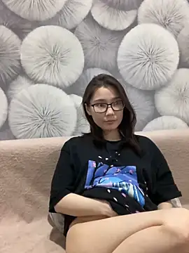 Snapshot of Milka23 chatting on March 2025 08:54:01 PM Milka23 online show from March 2025 08:54:01 PM