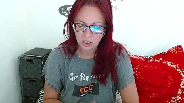 LadyHellene online show from June 2026 05:40:02 AM
