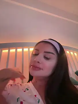 Amberseyes online show from April 2026 05:08:02 PM