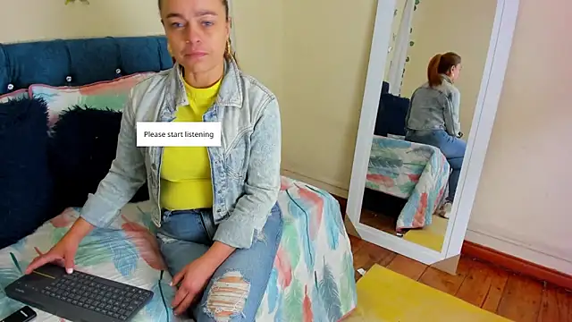 Snapshot of cristalwalker__ chatting on October 2025 11:46:01 AM cristalwalker online show from October 2025 11:46:01 AM