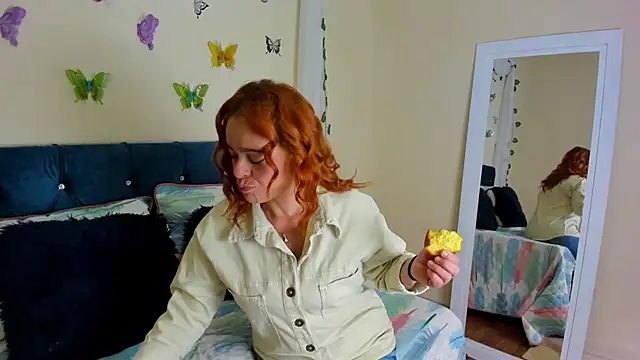 cristalwalker   online show from September 2025 11:42:01 AM