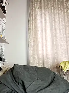 Lola Hale online show from October 2025 06:01:01 AM