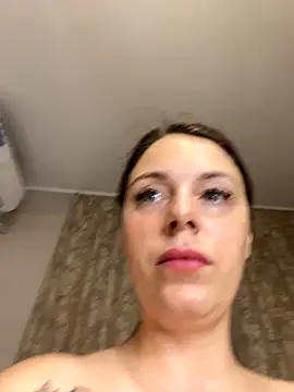 Lola Hale online show from November 2025 06:07:02 PM