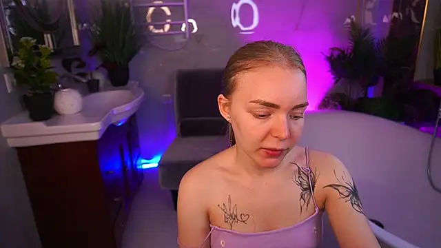 EmilySunshineS online show from May 2026 12:46:01 PM
