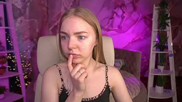 EmilySunshineS online show from March 2026 05:19:02 AM