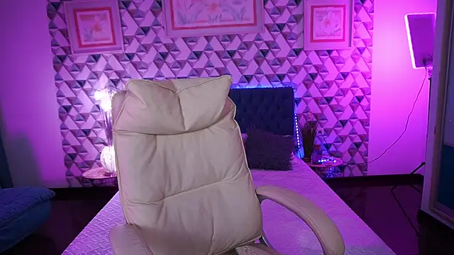 EmilySunshineS online show from April 2026 12:31:01 PM