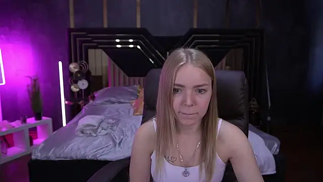 EmilySunshineS online show from October 2025 01:45:01 PM