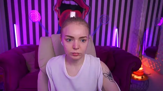 EmilySunshineS online show from May 2026 12:52:01 PM