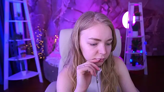 EmilySunshineS online show from February 2026 07:30:01 AM