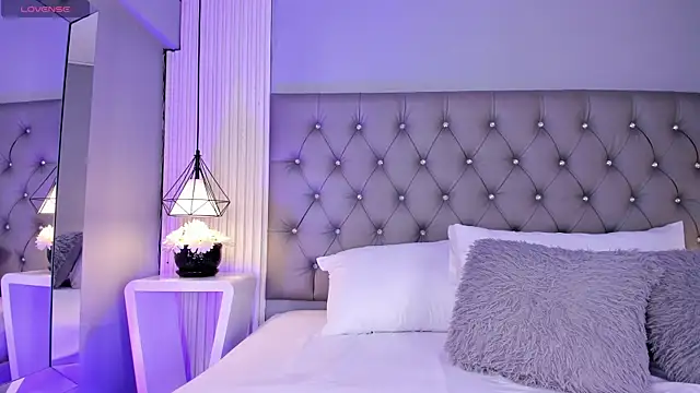 VioletthaRous online show from July 2026 10:32:02 PM