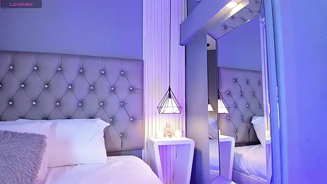 VioletthaRous online show from April 2026 10:38:02 PM