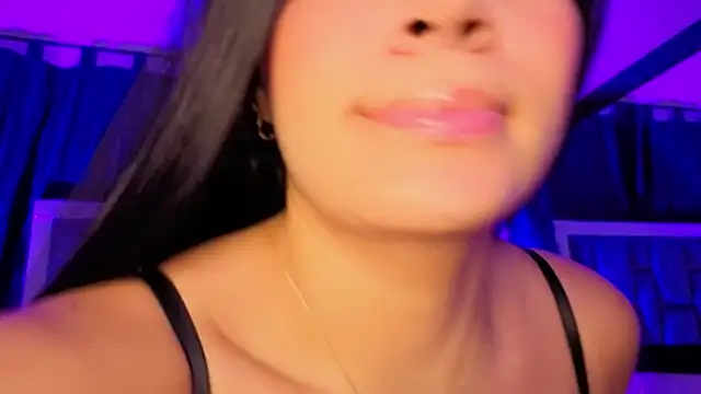 Mia Oxford online show from October 2025 12:35:01 PM