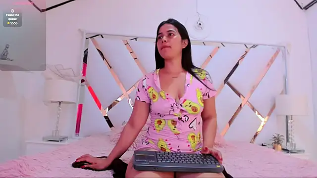 Snapshot of naughty__sara chatting on March 2025 02:53:02 PM naughty  sara online show from March 2025 02:53:02 PM