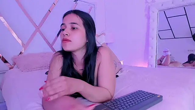 Snapshot of naughty__sara chatting on February 2025 05:59:01 PM naughty  sara online show from February 2025 05:59:01 PM