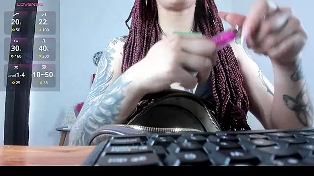 Sofi F w online show from December 2025 09:15:02 PM