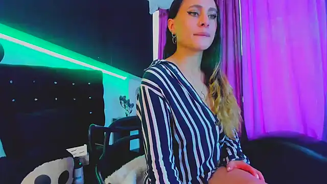 Coral Gibson online show from March 2025 06:31:01 PM