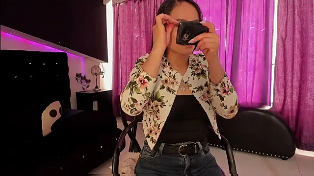 Coral Gibson online show from February 2026 12:49:02 PM