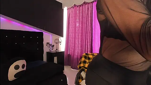 Coral Gibson online show from February 2026 01:00:01 PM