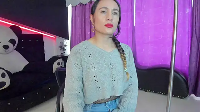 Coral Gibson online show from September 2025 01:24:02 PM