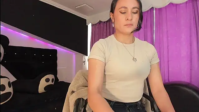 Coral Gibson online show from March 2026 02:07:02 PM