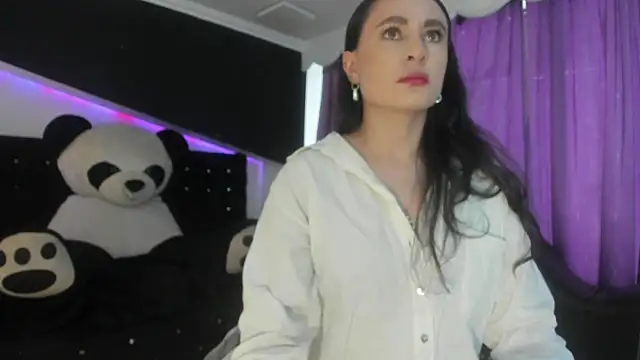Coral Gibson online show from June 2026 02:11:01 PM