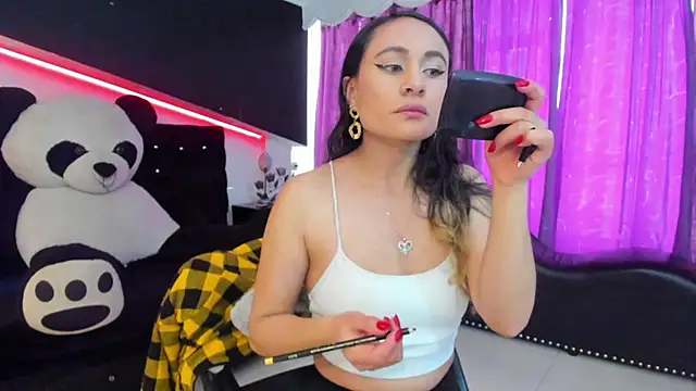 Coral Gibson online show from September 2025 12:33:01 PM