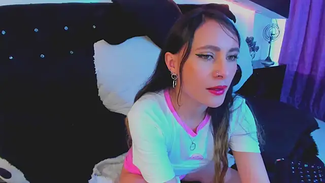 Coral Gibson online show from March 2025 03:48:02 PM