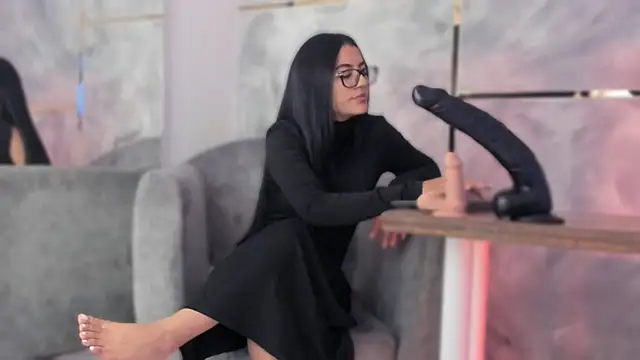 Ellaochoa online show from November 2025 11:32:01 AM